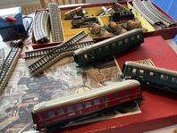 RETRO MÄRKLIN 1.795:- 8 i kors 2ånglok 2pax 1rest  4vinvag