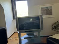 Stereo TV 32" - perfekt för TV-spel
