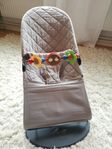 BabyBjörn Babysitter Bliss Classic Quilt med lekbåge
