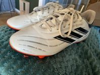 Adidas fotbollsskor 