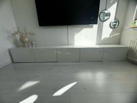 Tv-bänk 2 delar 