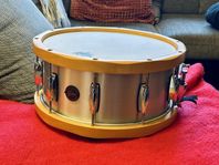 Gretsch Aluminium + Wood 14x6,5” virvel i nyskick! 