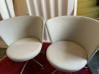 kontorsfåtölj i utmärkt skick 2 i beige färg bra märke