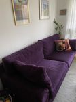 mörklila manchester soffa 