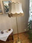 Retrolampa från 1960-tal med mässingfot