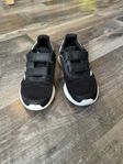 Sneakers strl 33