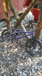 Två BMX cyklar