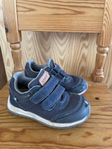 Kavat Halland sneakers strl 24