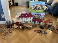 Massor av schleich, hästar, stall, hus, accessoarer mm.