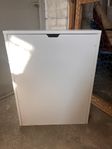 Vägghängt skötbord 