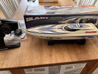Traxxas Blast, radiostyrd båt