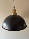 Svart taklampa 30cm diameter 