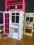 Barbie - Docka, Hus och Ambulans