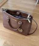 Handväska Michael Kors tote bag brun