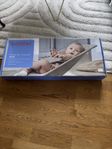 Fin babysitter från Baby Björn med lekbåge