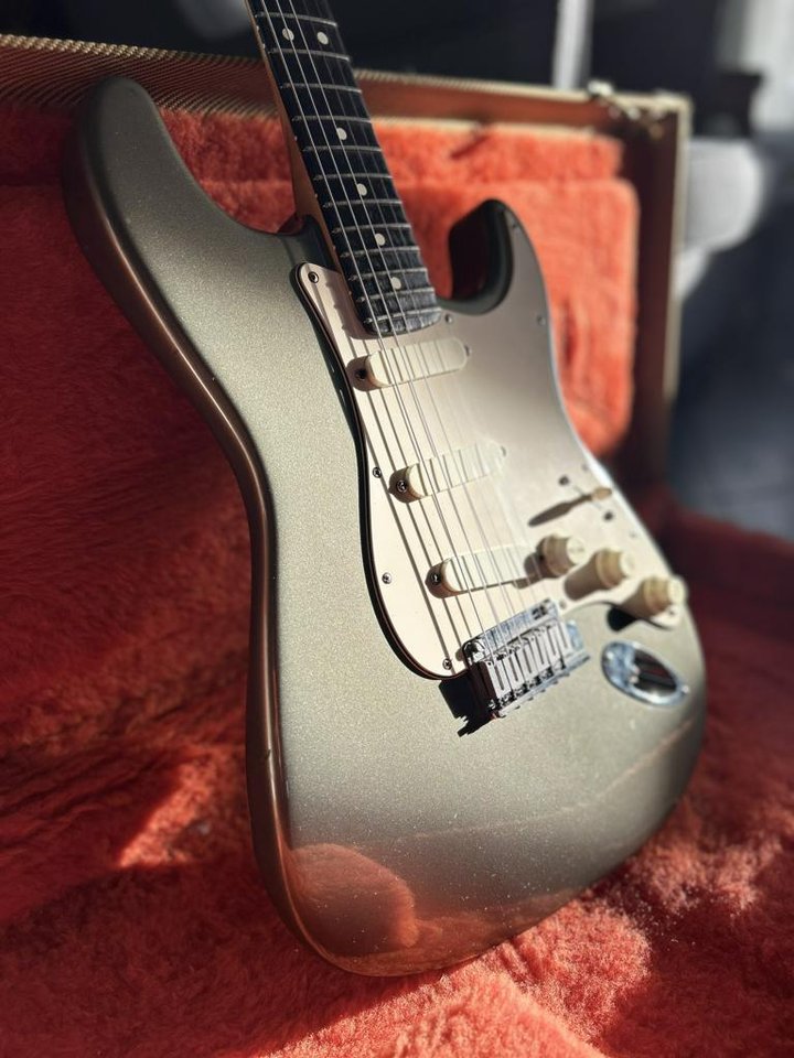 Fender Deluxe American St Str...
