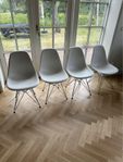 Eames plaststolar 4 st (vita)