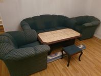 Soffa + fåtöljer + fotpall