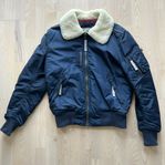 Alpha Industries - Bomberjacka M - Blå