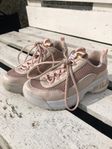 Fila skor
