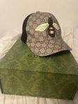Gucci GG Supreme Bee Print - Gucci keps
