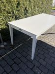 Vitt matbord 