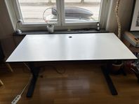 Höj- och sänkbart skrivbord