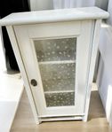 Två IKEA Flåren badrumsskåp – spegel / glasdörr
