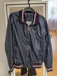 Tommy Hilfiger vindjacka