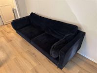 Svart Sammetssoffa