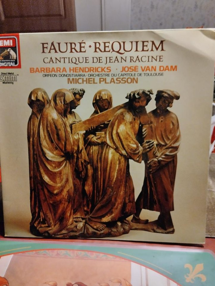 LP-skiva med Faure Requiem 
