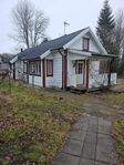 mysigt hus stuga på landet