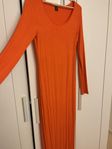 Orange bodycon klänning