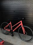 Specialized Sirrus racehybrid dam 