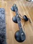 Lampa med tre ljuskällor 