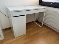Skrivbord