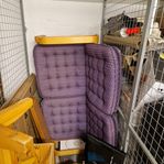 Nätt retrosoffa i böjträ med lila textil
