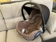 MaxiCosi babyskydd med Isofix.