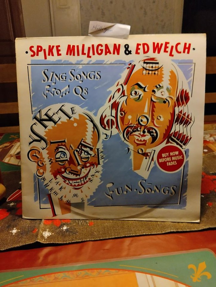 LP-skiva med Spike Milligan &...
