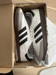 Adidas skor