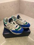 Ralph Lauren sneakers str 38. Oanvända.