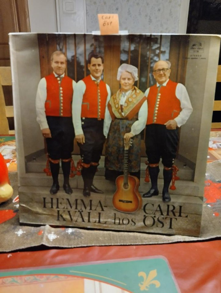 LP-skiva med Hemmakväll Hos C...