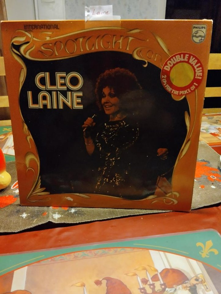 2 stycken LP-skivor med Cleo ...