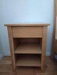 Sängbord i ek, 2 st