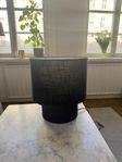 Svart bordslampa 