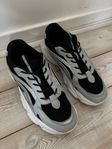 Sneakers storlek 38