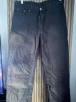 svarta jeans