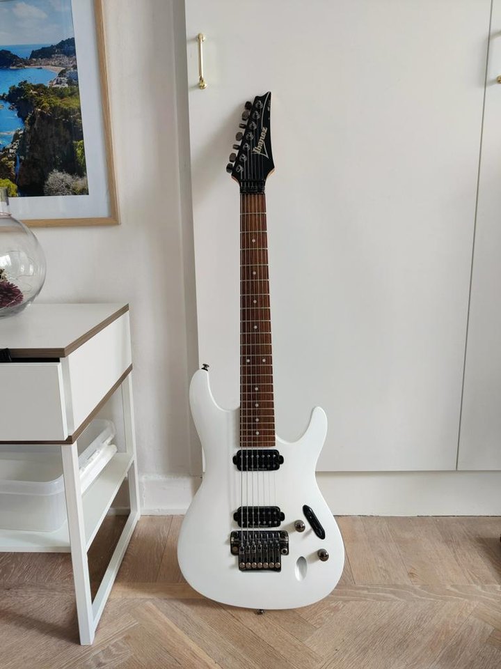 Ibanez S7320 7-strängad elgit...