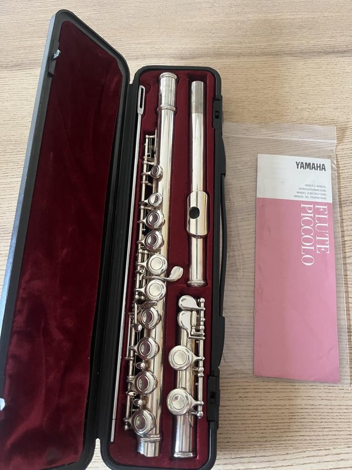 Tvärföljt Yamaha YFL-211 II