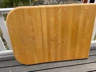 Köksbord i björk